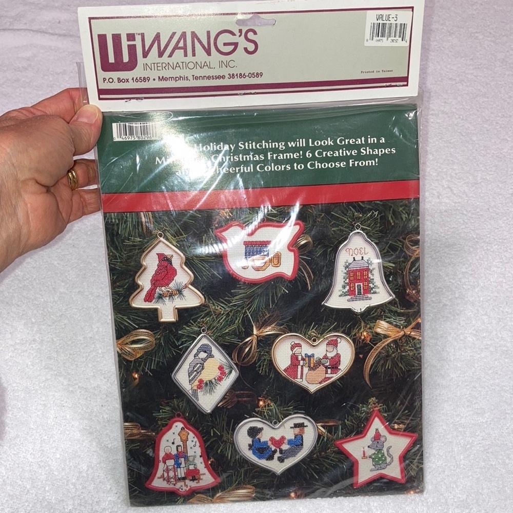 NWT Vintage wangs holiday stitchery needlepoint decoration frames Christmas